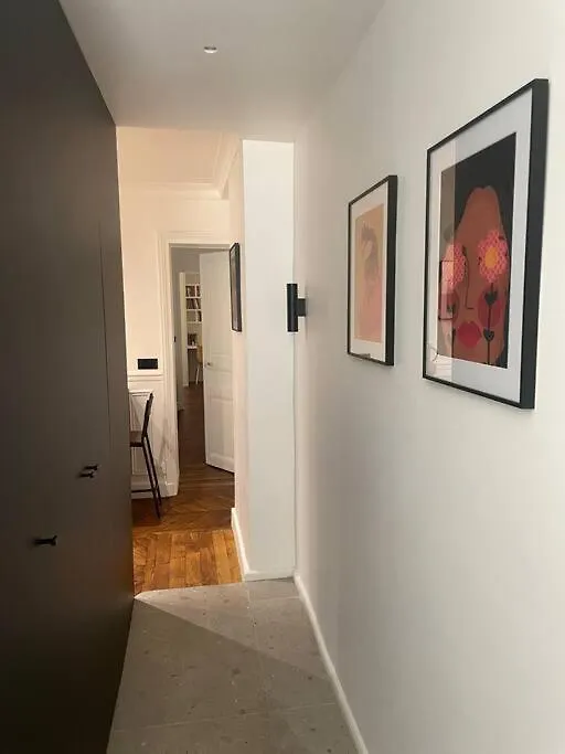 Appartement Parisien 0*, Paris France